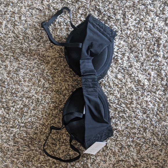 Black Strapless Push-Up Bra - Picture 3 of 7